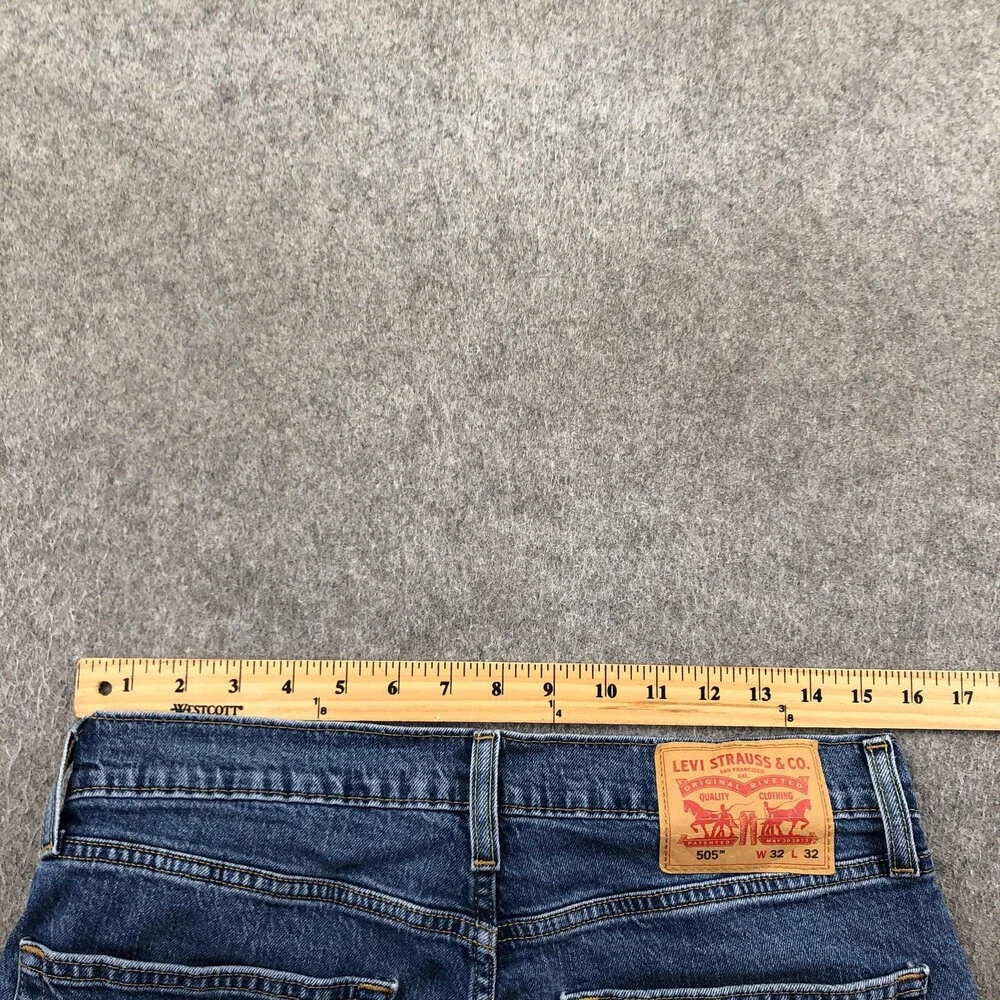 Levis 505 Jeans Mens 32x32 Blue Medium Wash Regular Straight Denim Pants Casual